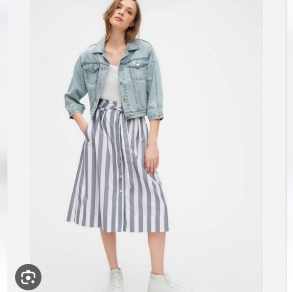 GAP Striped Button Front Midi Skirt in Grey and White